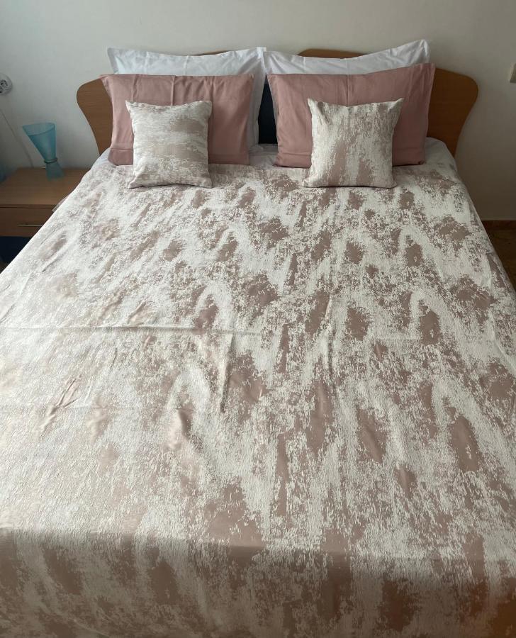 Apartament Le Premiere Randevu Święty Włas Zewnętrze zdjęcie