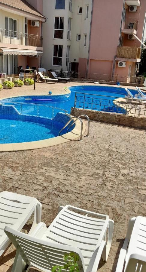Apartament Le Premiere Randevu Święty Włas Zewnętrze zdjęcie